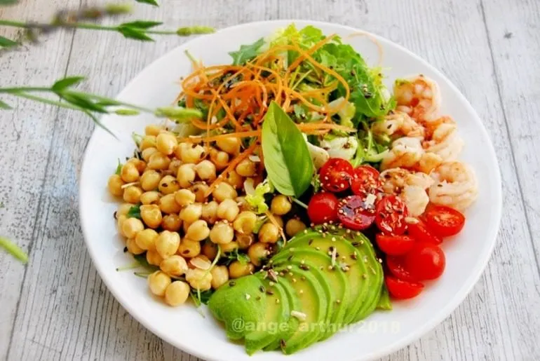 Món salad đậu gà thanh mát, giàu dinh dưỡng cho làn da khỏe đẹp