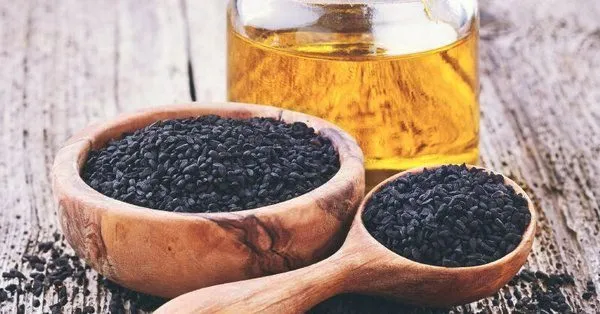 Dầu mè đen - bí quyết làm đẹp tự nhiên cho làn da sáng mịn, tràn đầy sức sống