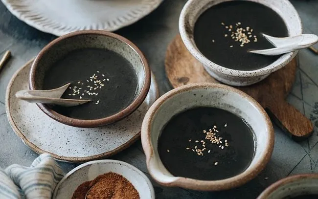 Thời điểm vàng để mẹ bầu ăn mè đen là buổi sáng hoặc đầu thai kỳ thứ hai